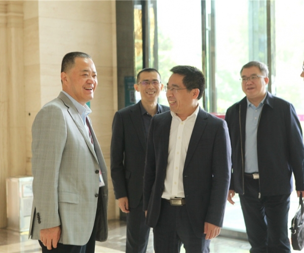 ���񲿹��ȼ�˿��Э���칫�Ҹ�˾����ƽ���ӳ���ί��ί�����г��ż������ٵ����쵼